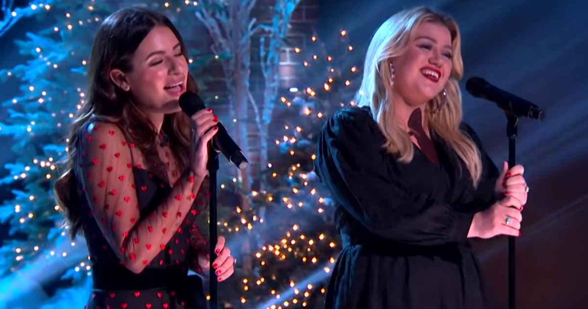 Glee Star Lea Michele And Kelly Clarkson Sings White Christmas